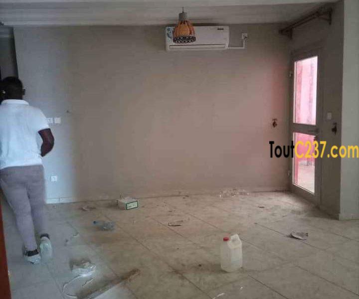 Studio Neuf à louer à Bonamoussadi Douala