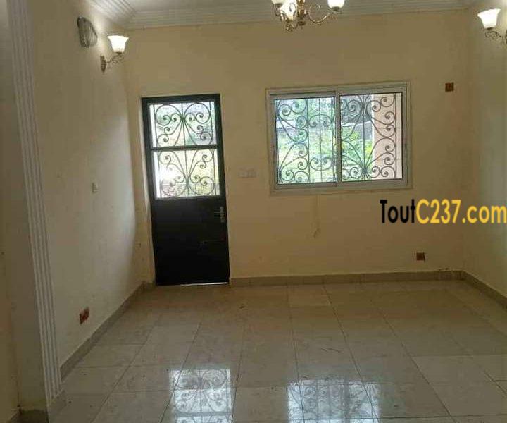 Appartement neuf à louer à Logpom Douala