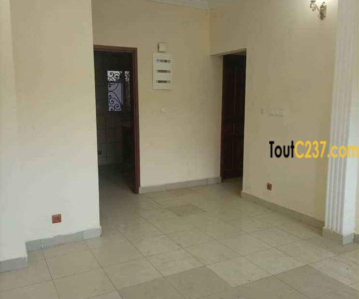 Appartement neuf à louer à Logpom Douala
