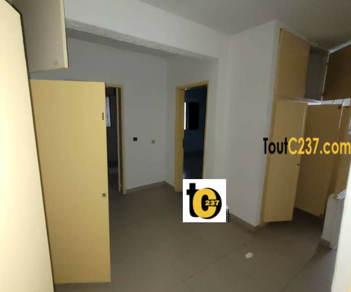 Duplex à louer à Bonapriso Douala