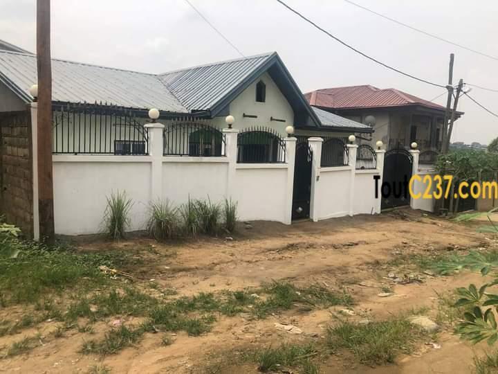 Maison Villa à vendre à Japoma Douala