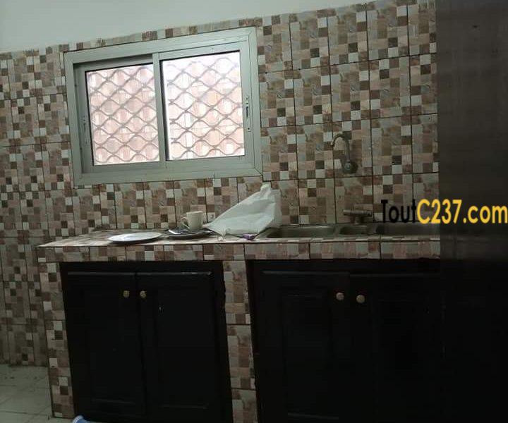 Maison entree seule à louer à Logpom Douala