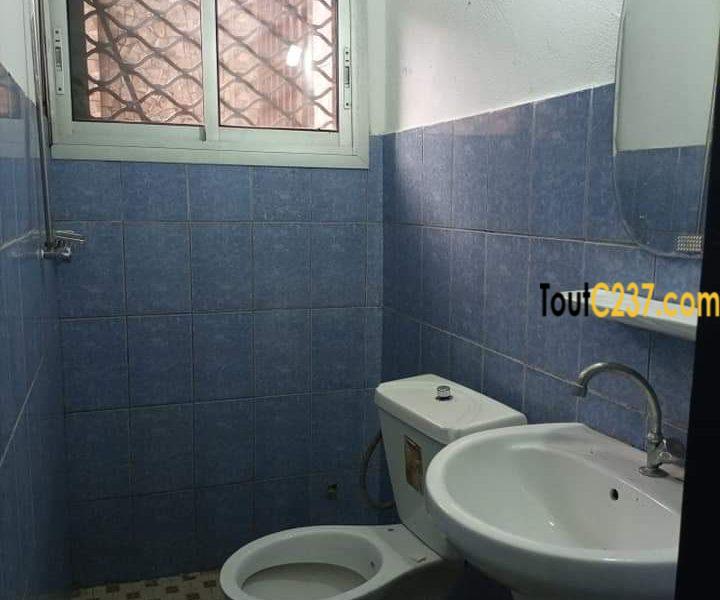 Maison entree seule à louer à Logpom Douala