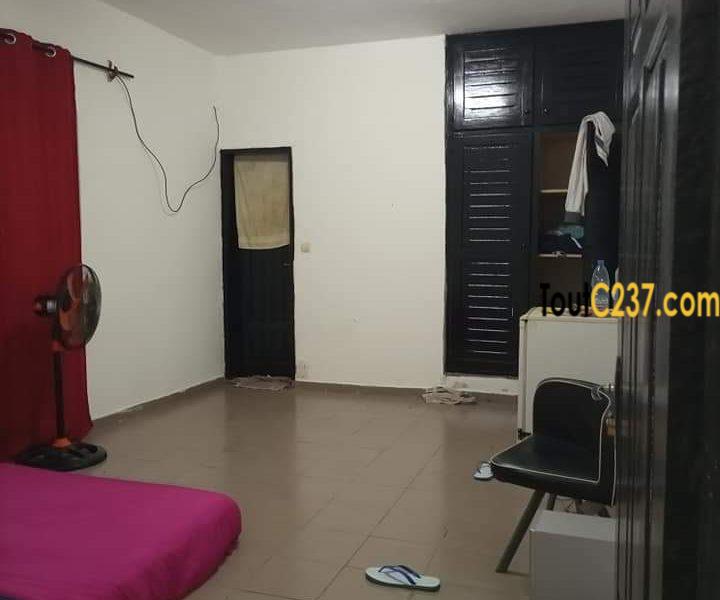 Maison entree seule à louer à Logpom Douala
