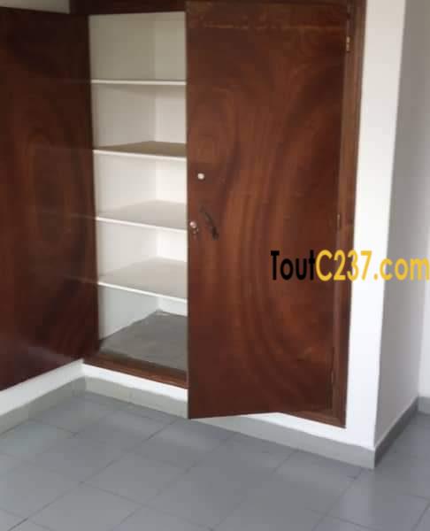 Appartement à louer à bonapriso, Douala