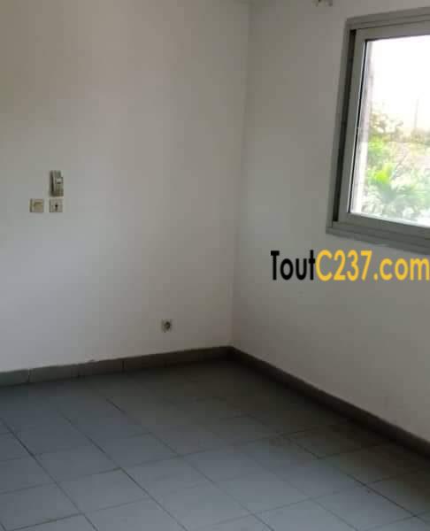 Appartement à louer à bonapriso, Douala