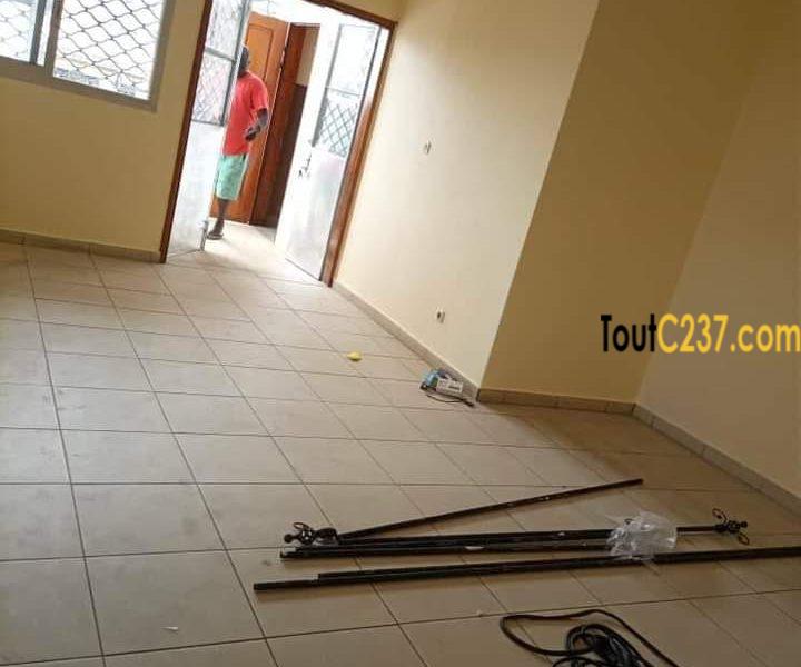 Appartement à louer à Bonamoussadi, Douala