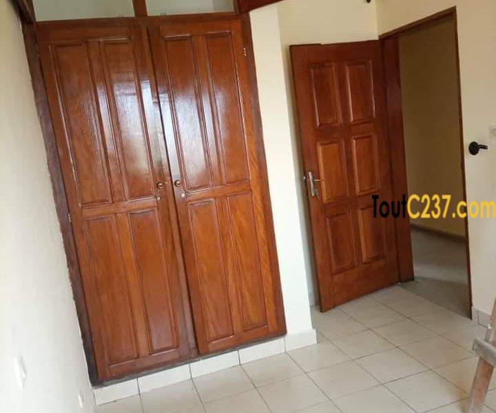 Appartement à louer à Bonamoussadi, Douala