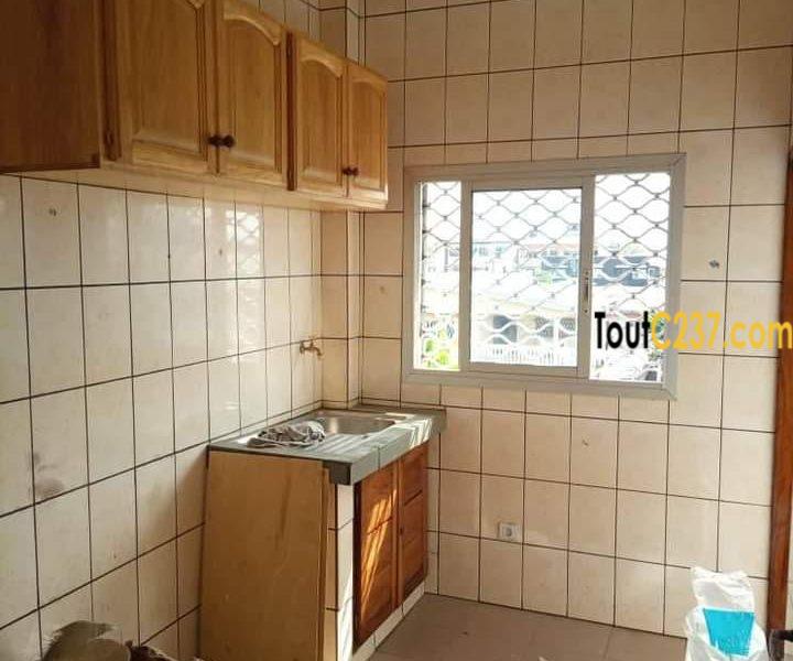 Appartement à louer à Bonamoussadi, Douala