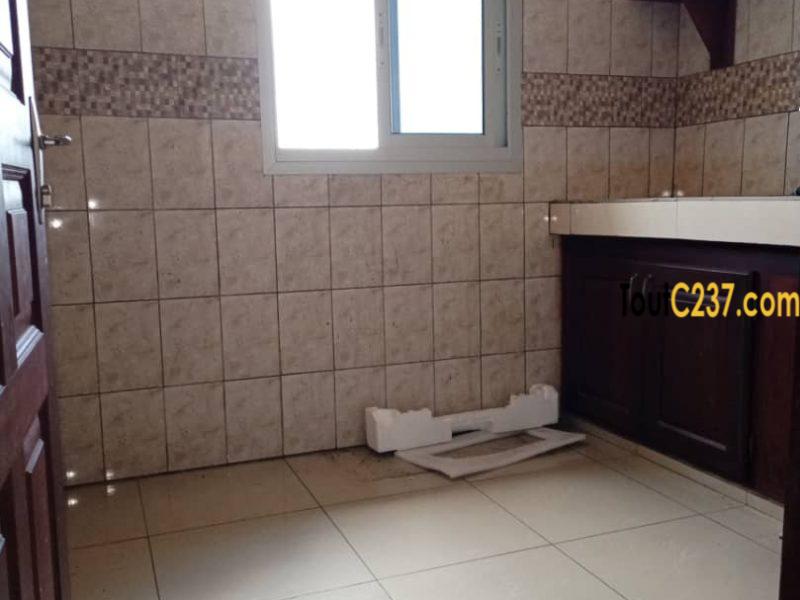 Appartement à louer à Logpom, Douala