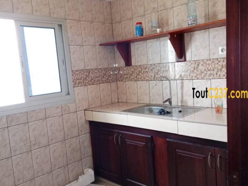 Appartement à louer à Logpom, Douala