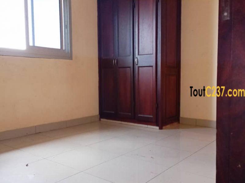 Appartement à louer à Logpom, Douala