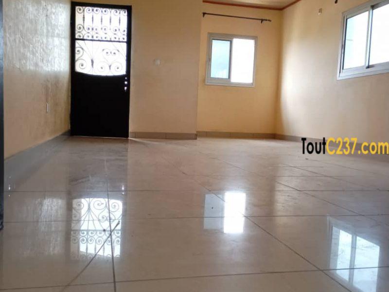 Appartement à louer à Logpom, Douala