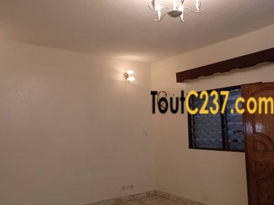 Appartement à louer à Bonamoussadi, Douala