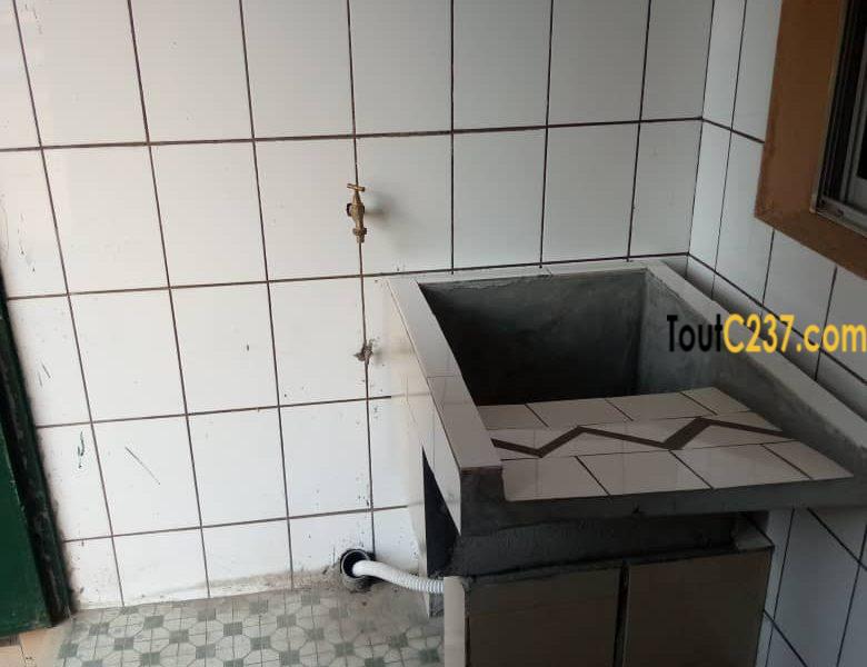 Appartement à louer à Ngodi, Douala