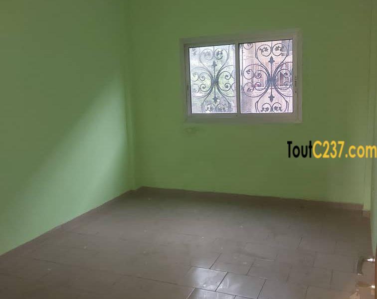 Appartement à louer à Bonamoussadi, Douala