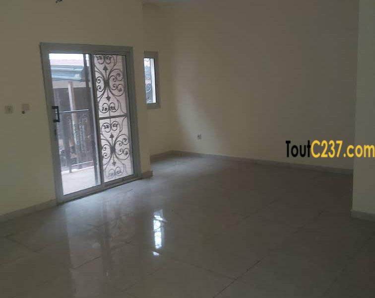 Appartement à louer à Bonamoussadi, Douala