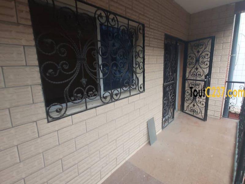Appartement à louer à Bonamoussadi, Douala