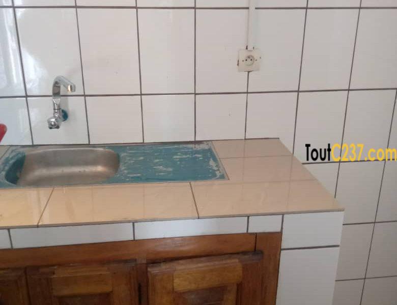 Appartement à louer à Ngodi, Douala