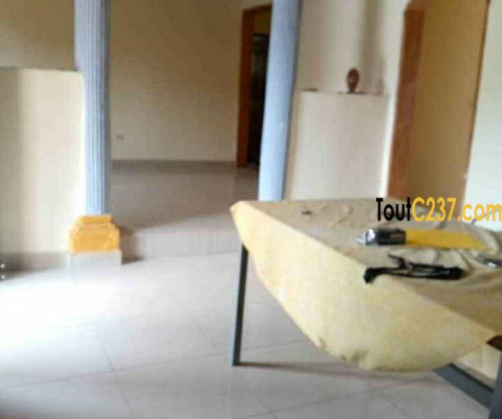 Villa à louer à Bépanda, Douala
