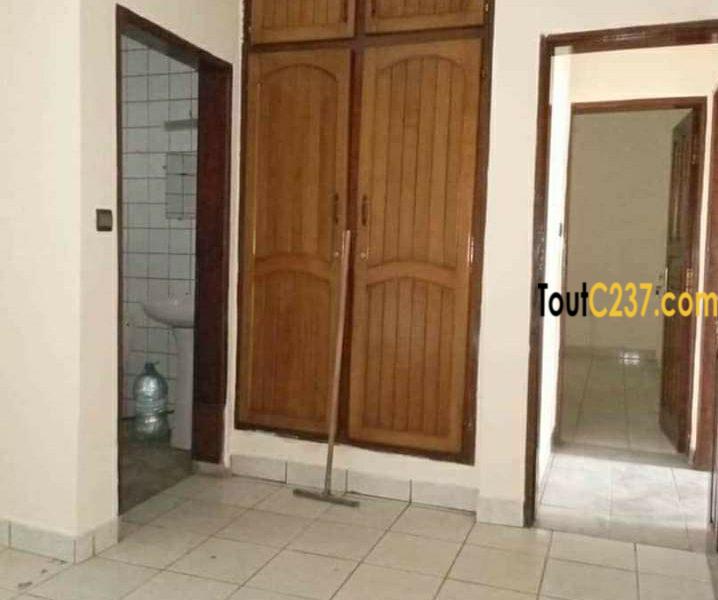 Appartement à louer à Makepe, Douala