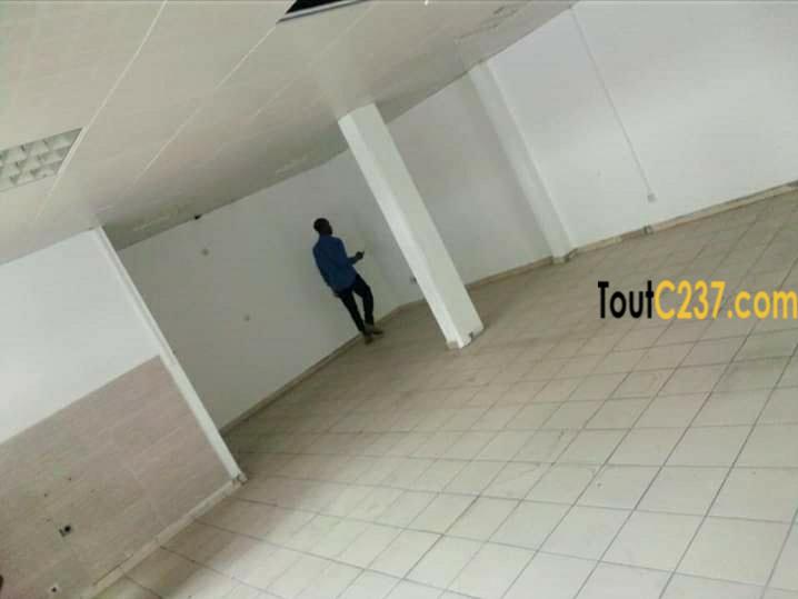 Bureau à louer à Akwa Douala