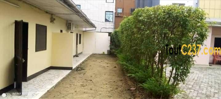 Studio moderne à louer à Bonapriso Douala