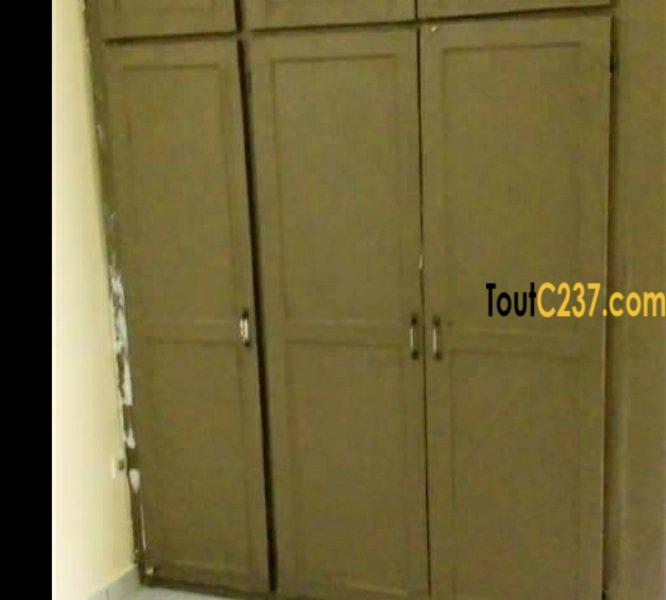 Studio moderne à louer à Bonapriso Douala