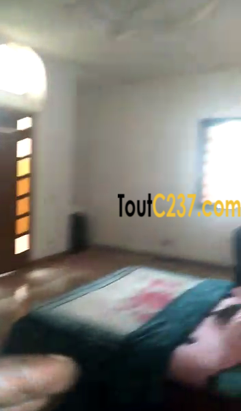 Maison Triplex à vendre à Logpom Douala