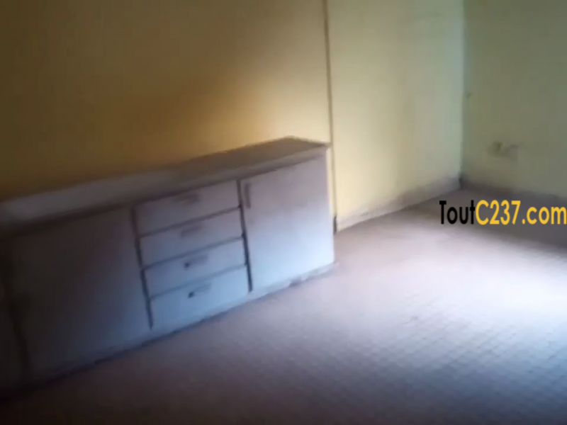 Maison duplex à louer à Bonaloka Douala