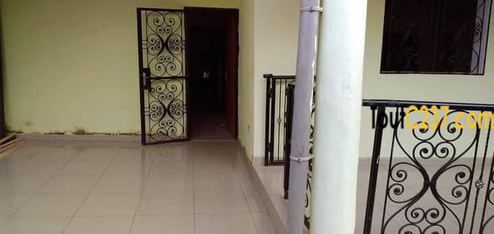 Maison Villa à louer à Kotto Bangue Douala