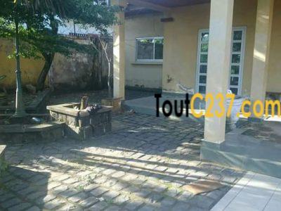 Maison duplex à louer à Makepe Douala