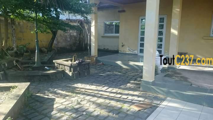 Maison duplex à louer à Makepe Douala