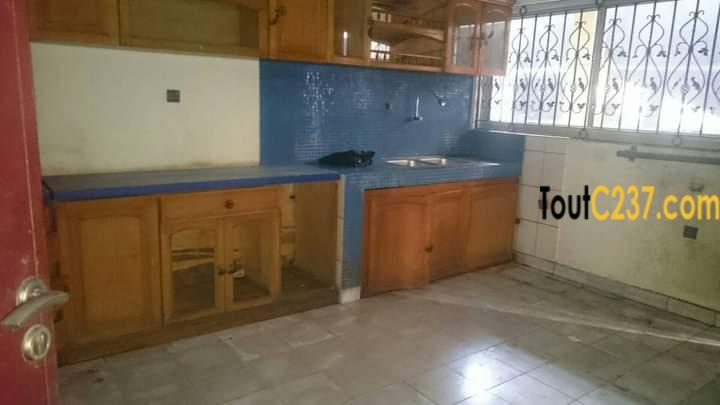 Maison duplex à louer à Makepe Douala