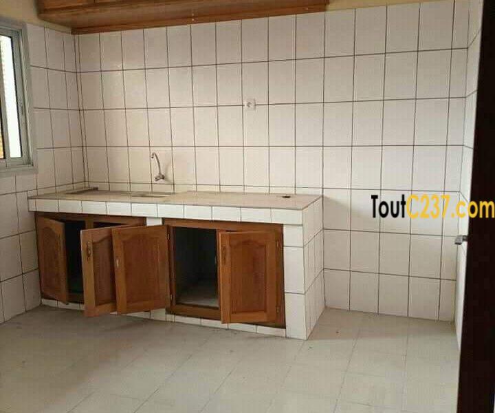 Appartement à louer à Logbessou Douala