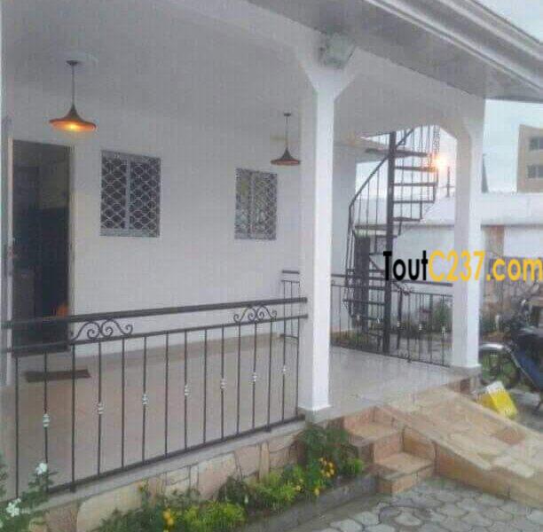 Maison à louer à Bonapriso Douala
