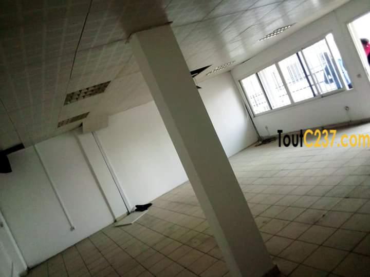 Bureau à louer à Akwa Douala