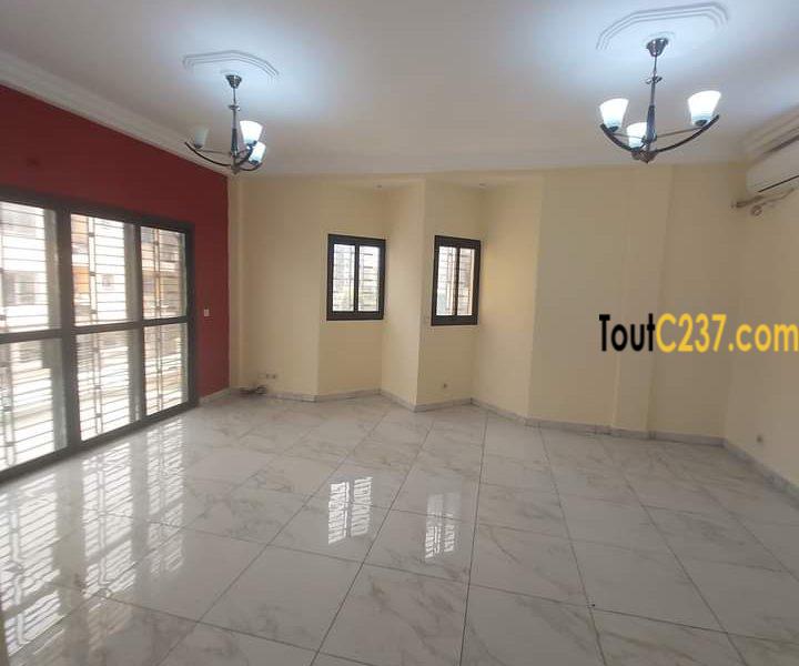 Appartement à loué à Bonamoussadi Douala