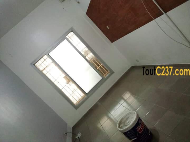 Appartement pour bureau à louer à Makepe Douala