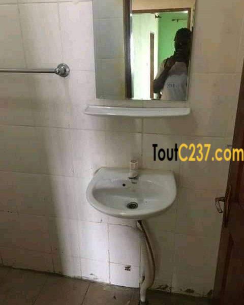 Appartement à louer à Bonamoussadi Douala