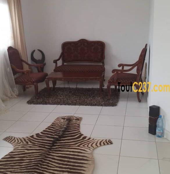 Vaste Maison duplex à louer à Makepe Douala