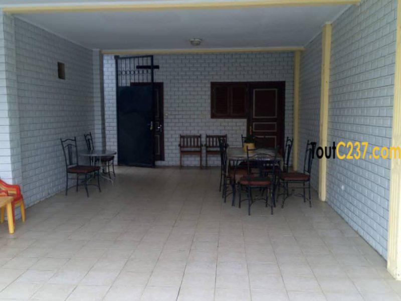 Vaste Maison duplex à louer à Makepe Douala