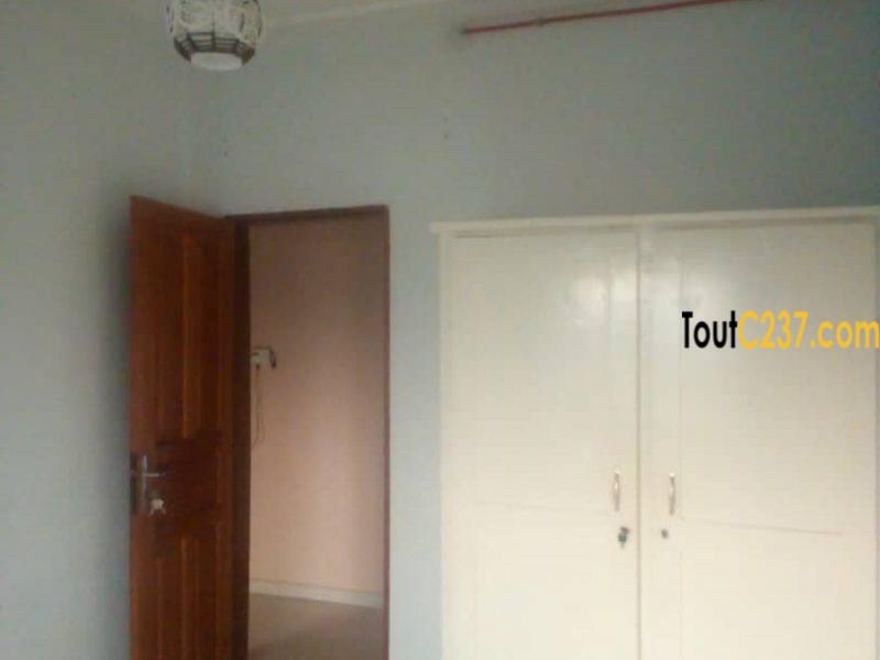 Appartement à louer à Logpom Douala