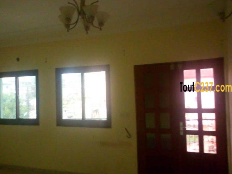 Appartement à louer à Logpom Douala