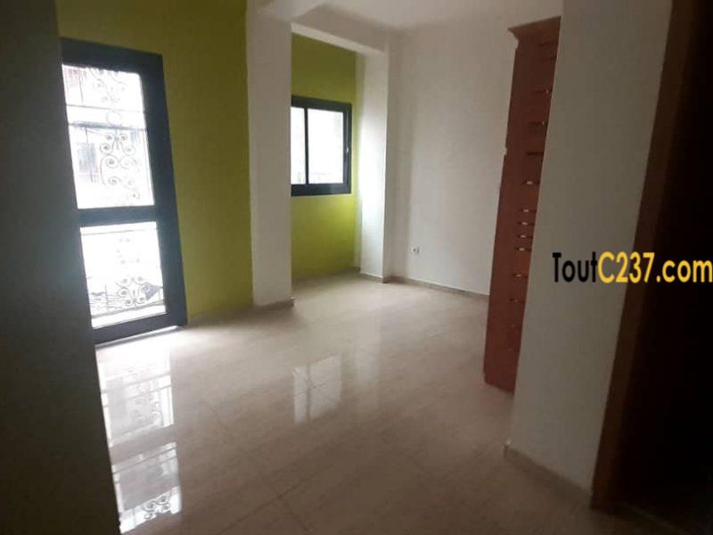 Appartement Neuf à louer à Bonamoussadi Douala