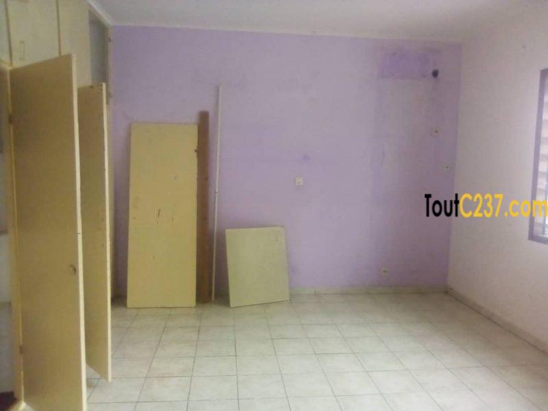 Villa à loué à Bonapriso Douala