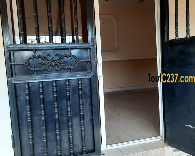 Maison à louer à Bali Douala