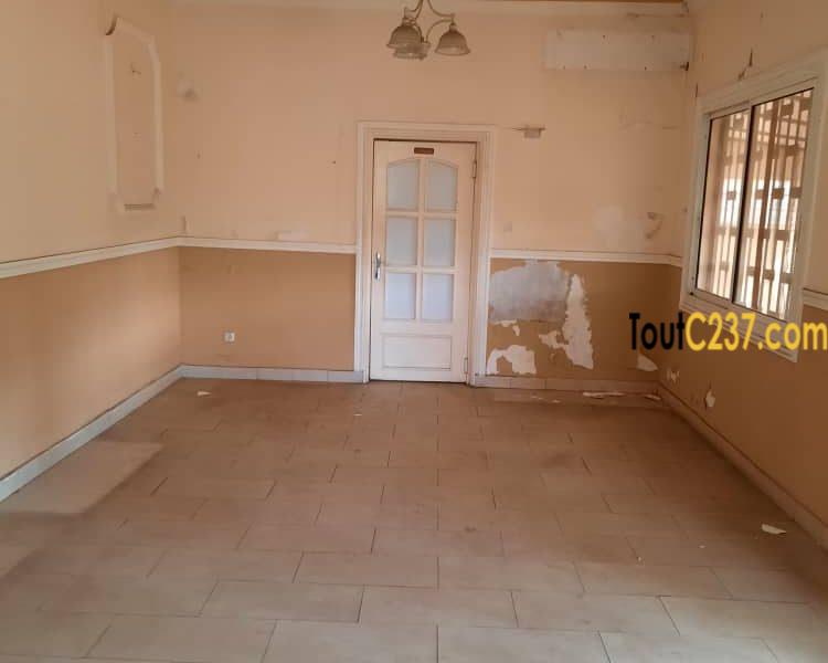Maison à louer à Bali Douala