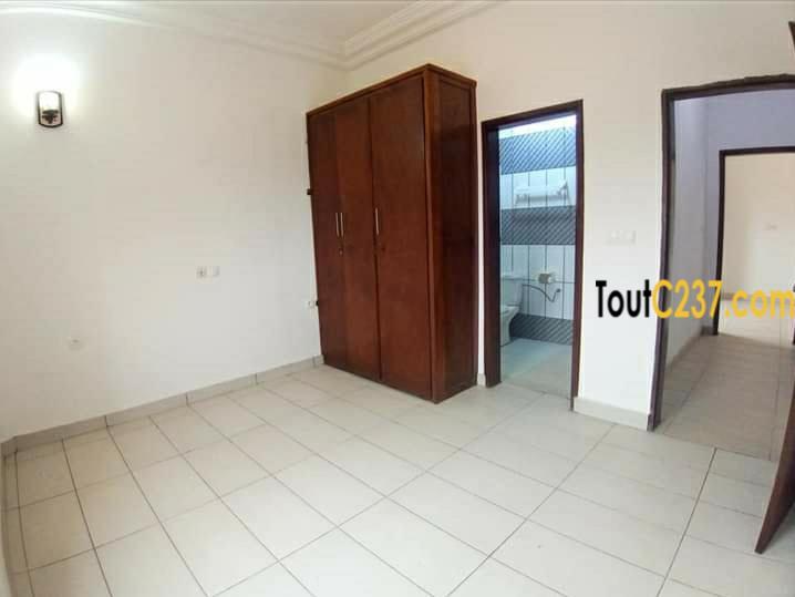Appartemeent à louer à Bonamoussadi Douala
