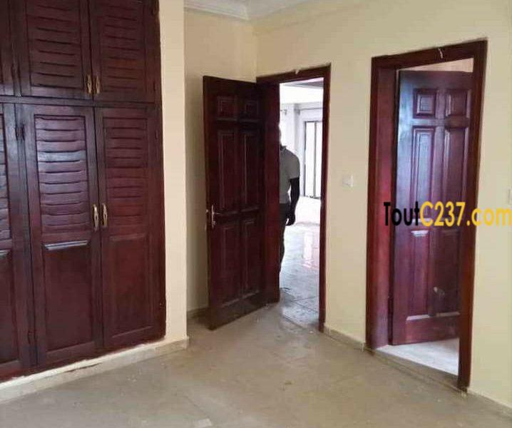 Appartement à louer à Bonamoussadi Douala